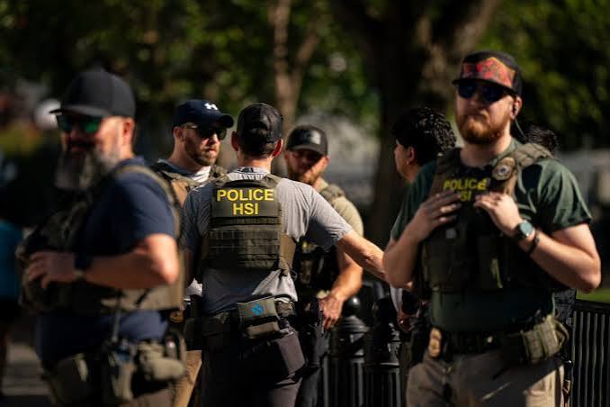 US Federal Agents Search Ilhan Omar’s Home in Ongoing Investigation
